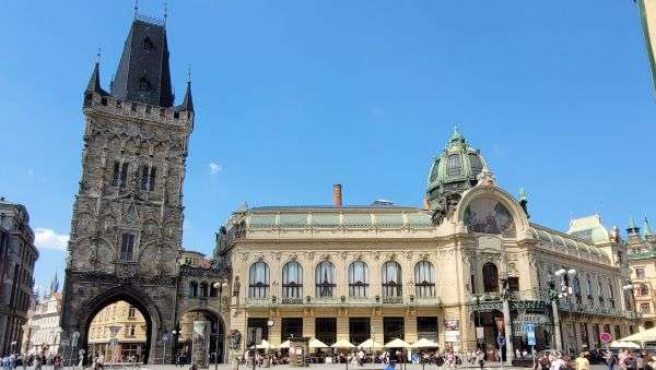 You could not find a cheep restaurants in the Prague Center