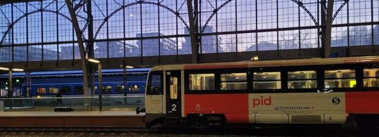 PID and Cesky Drahy trains in the Main Railway station