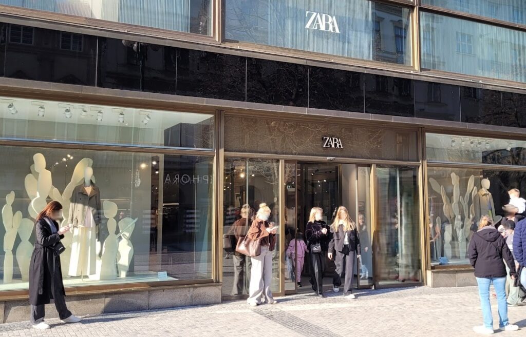 On of the popular shops Na Příkopě 