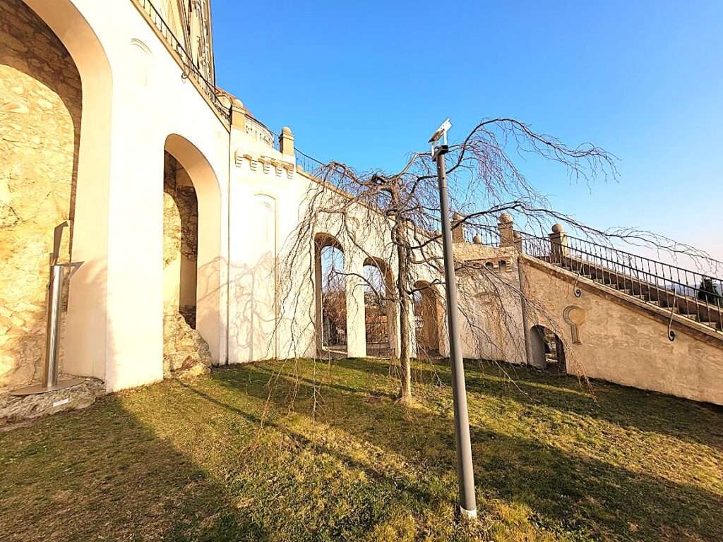 Nice arch as a staircase 