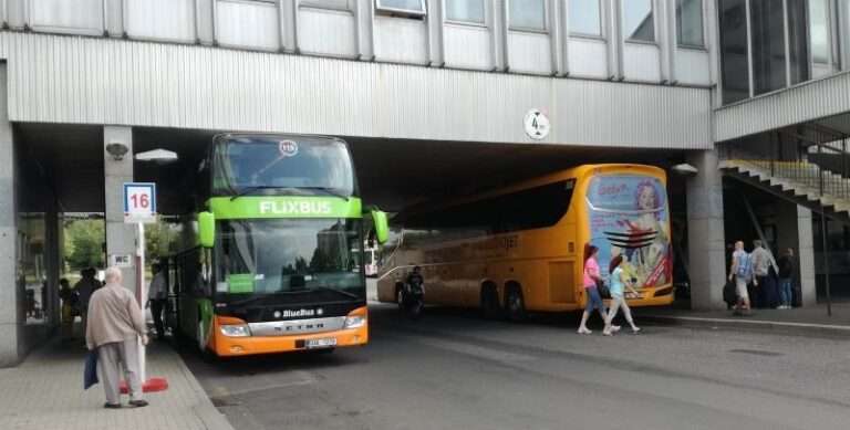 Karlovy Vary Bus Stops to Prague