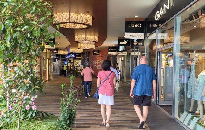 outlets in prague: fashion arena